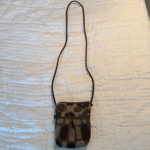 Cell phone pouch - Picture 1 of 4